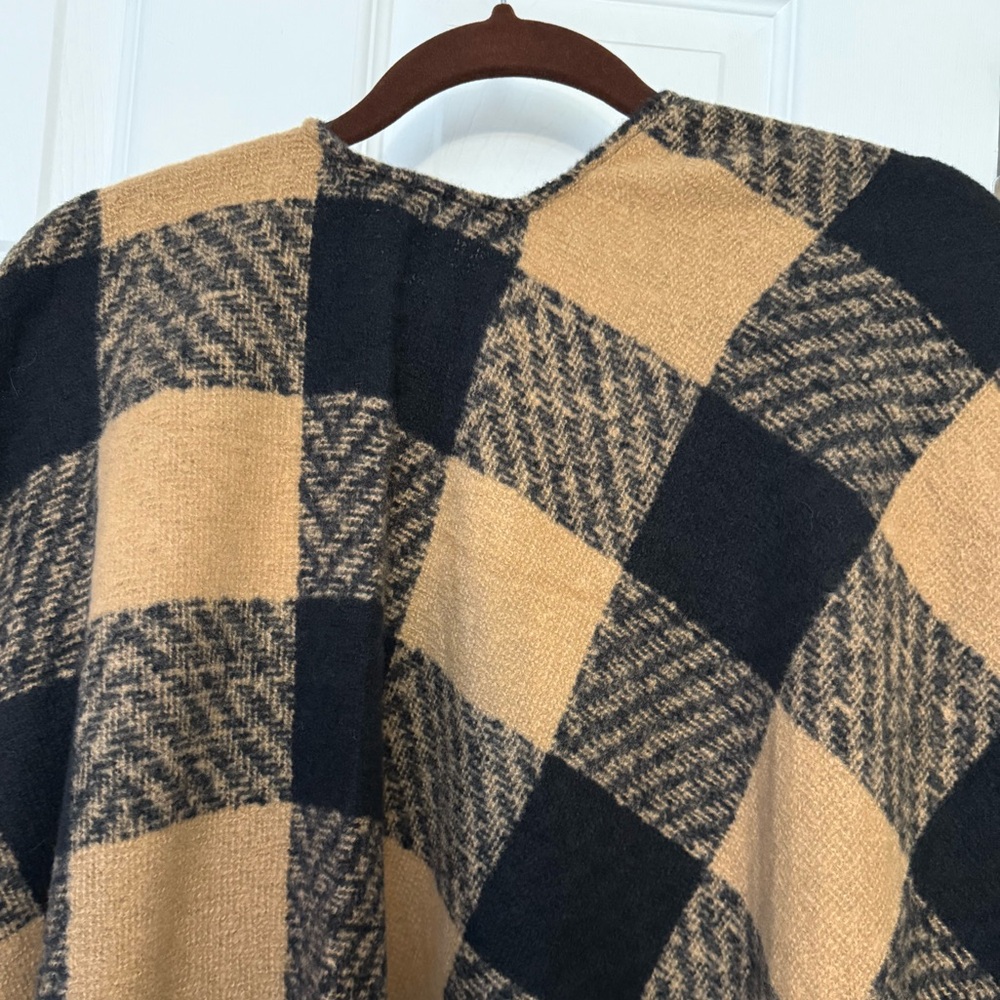 Plaid Wrap Shawl - Picture 3 of 4
